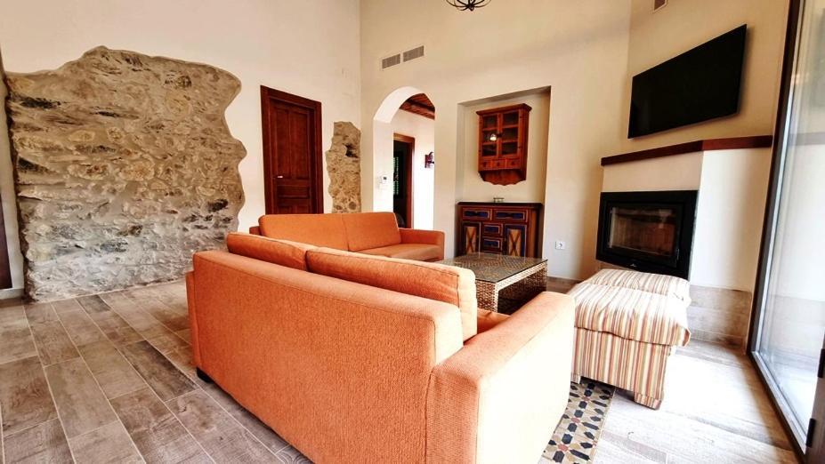 Alojamiento Rural En Aracena. Finca El Rehilete ภายนอก รูปภาพ