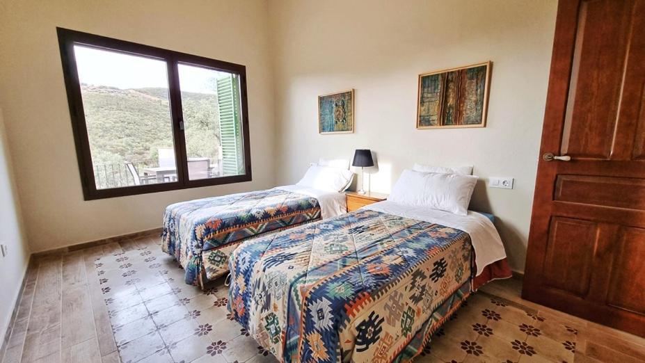 Alojamiento Rural En Aracena. Finca El Rehilete ภายนอก รูปภาพ